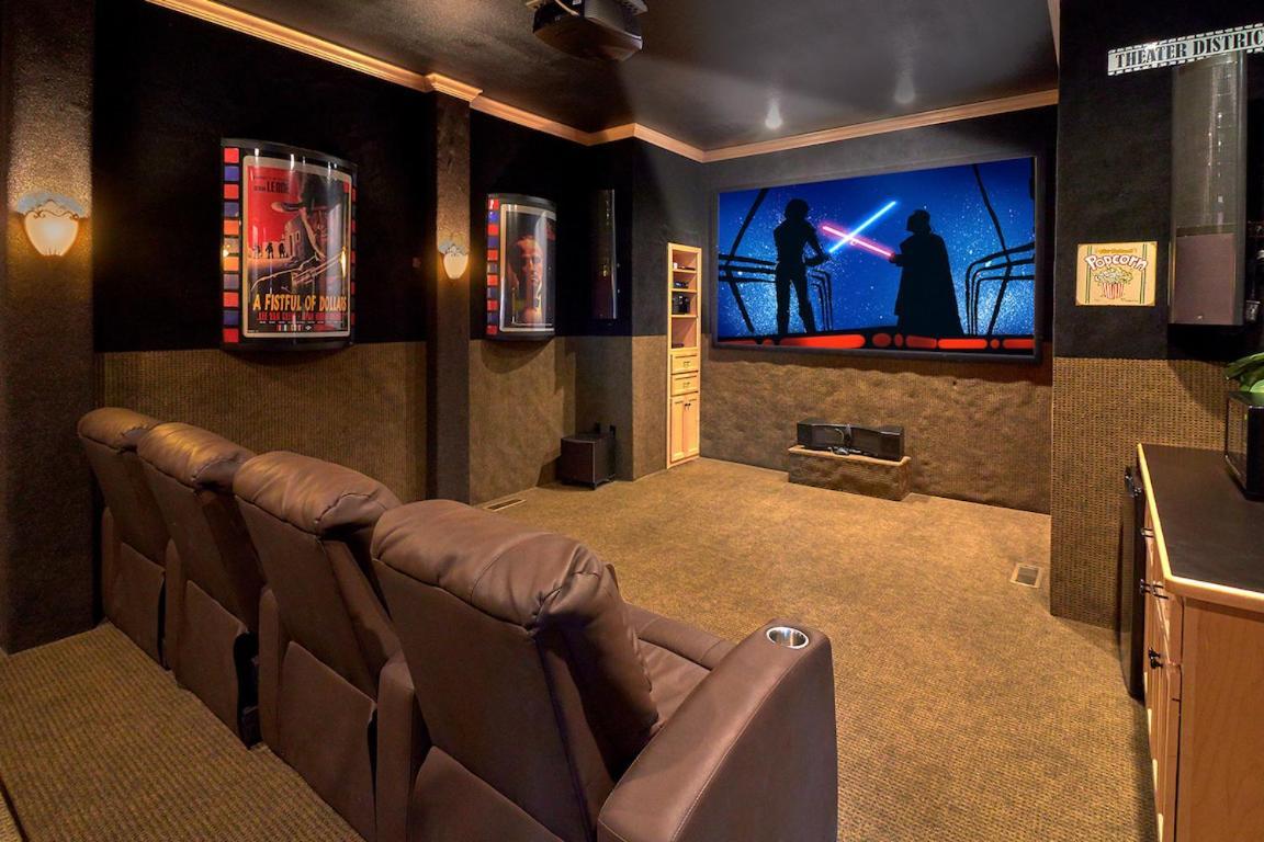 Journey'S End, 5 Bedrooms, Sleeps 12, Private Outdoor Pool, Theater, Sauna Sevierville Kültér fotó