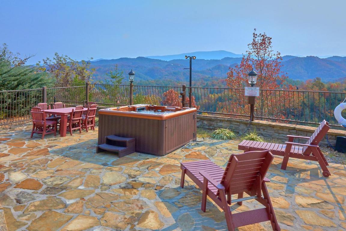Journey'S End, 5 Bedrooms, Sleeps 12, Private Outdoor Pool, Theater, Sauna Sevierville Kültér fotó