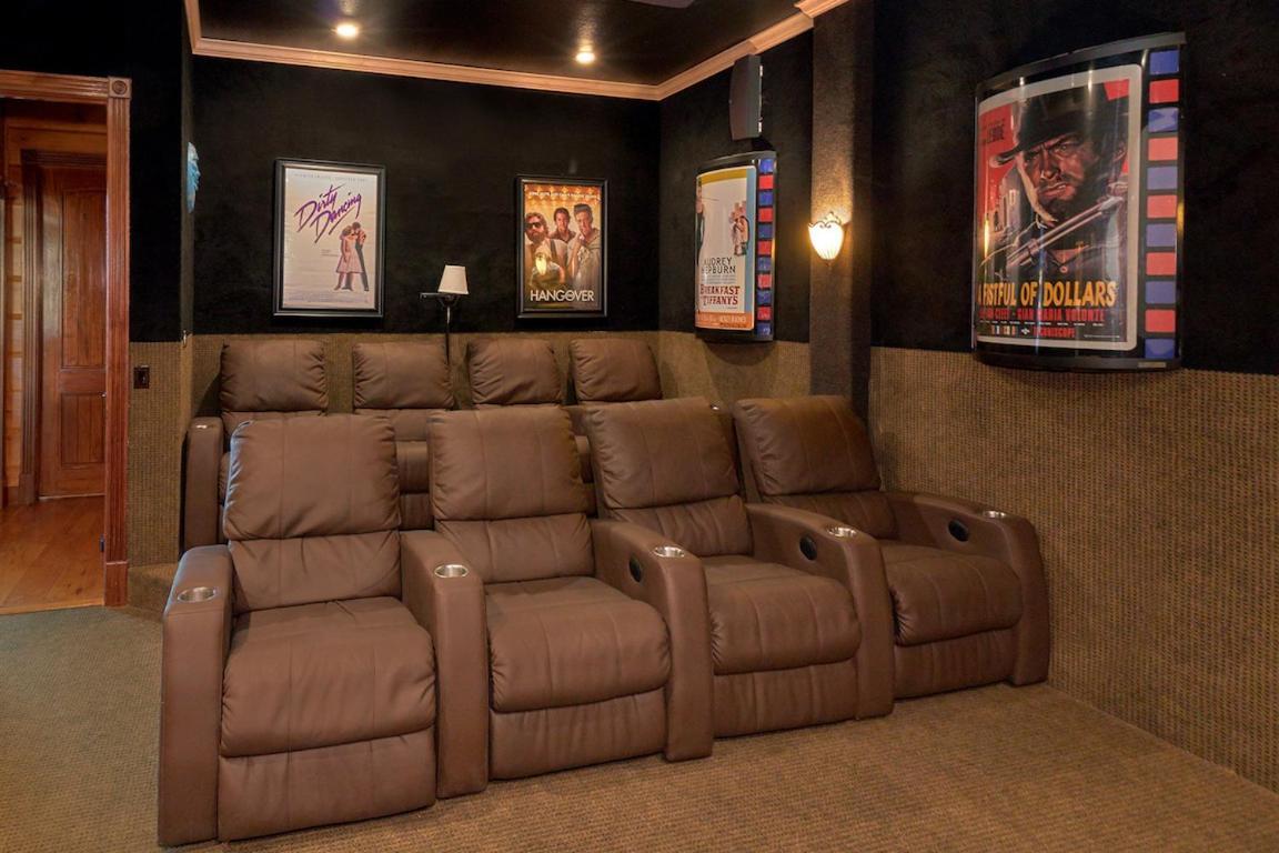 Journey'S End, 5 Bedrooms, Sleeps 12, Private Outdoor Pool, Theater, Sauna Sevierville Kültér fotó