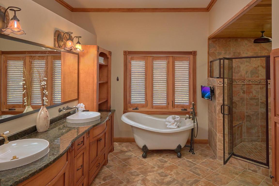 Journey'S End, 5 Bedrooms, Sleeps 12, Private Outdoor Pool, Theater, Sauna Sevierville Kültér fotó