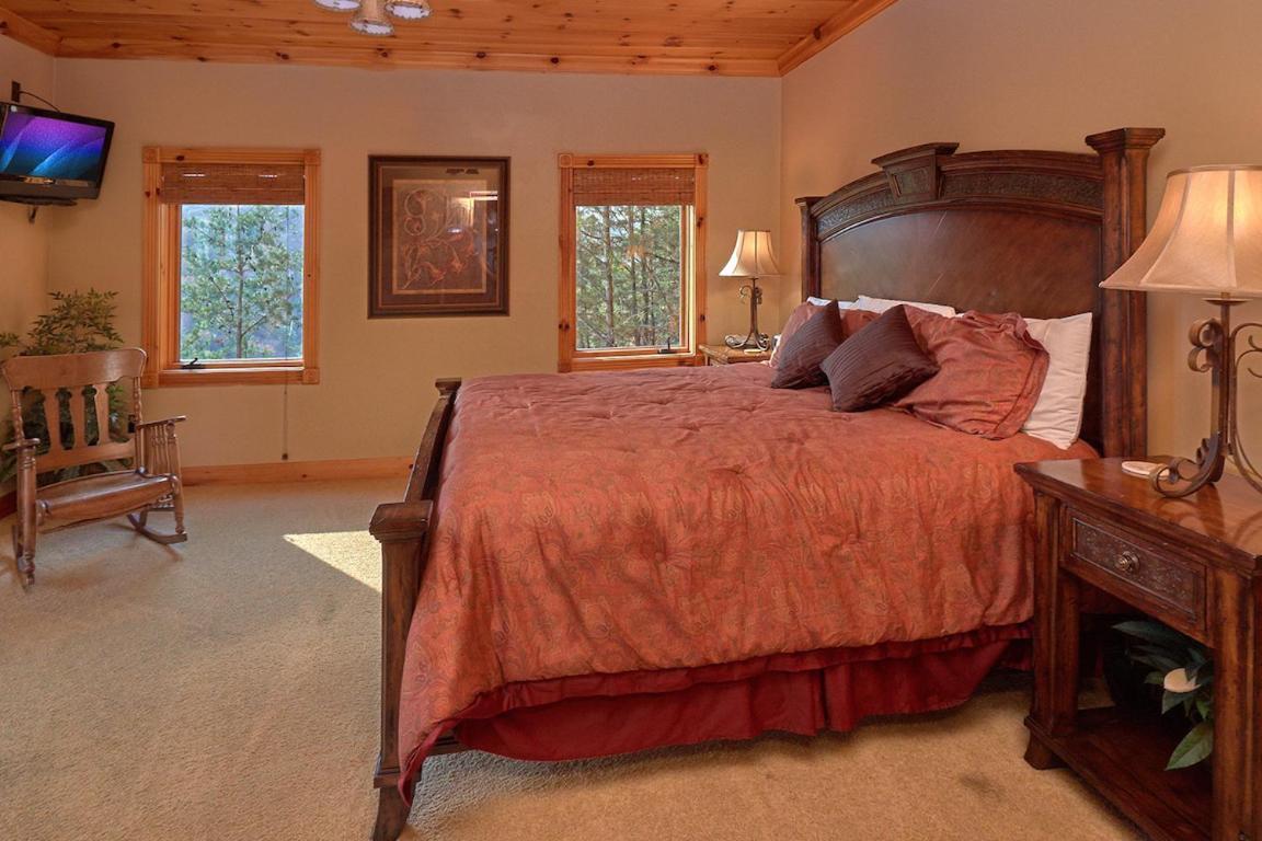 Journey'S End, 5 Bedrooms, Sleeps 12, Private Outdoor Pool, Theater, Sauna Sevierville Kültér fotó