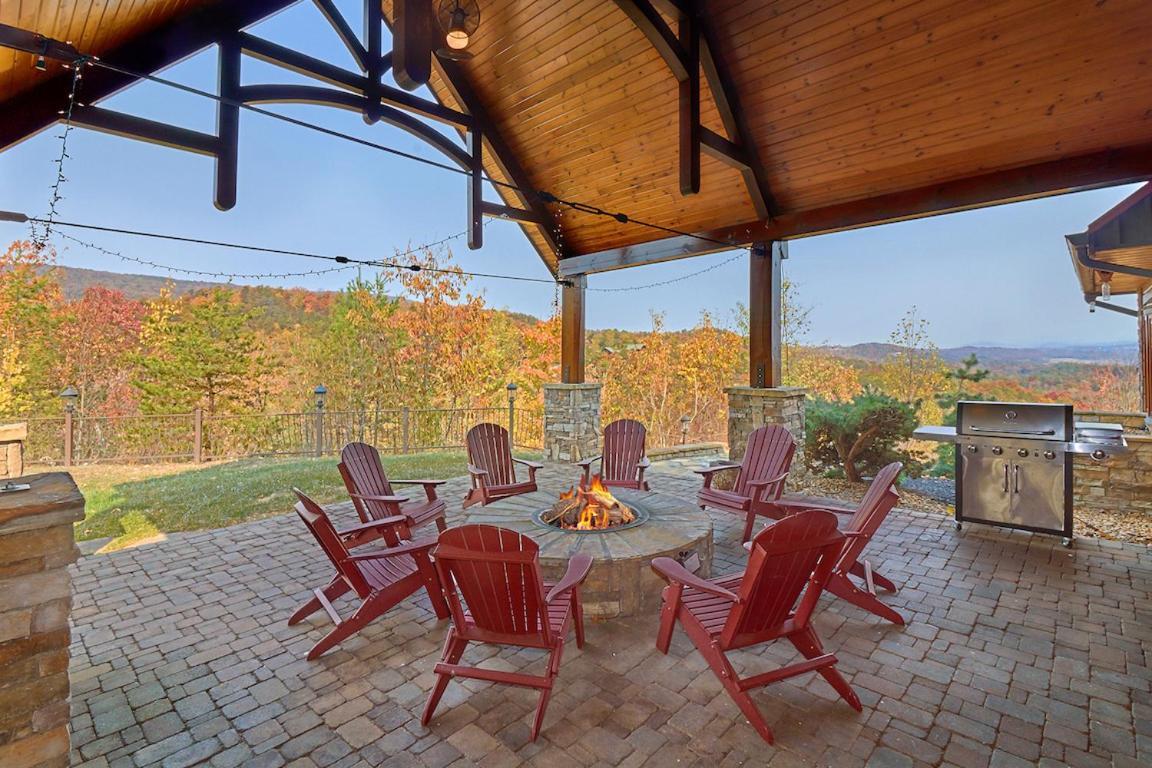 Journey'S End, 5 Bedrooms, Sleeps 12, Private Outdoor Pool, Theater, Sauna Sevierville Kültér fotó