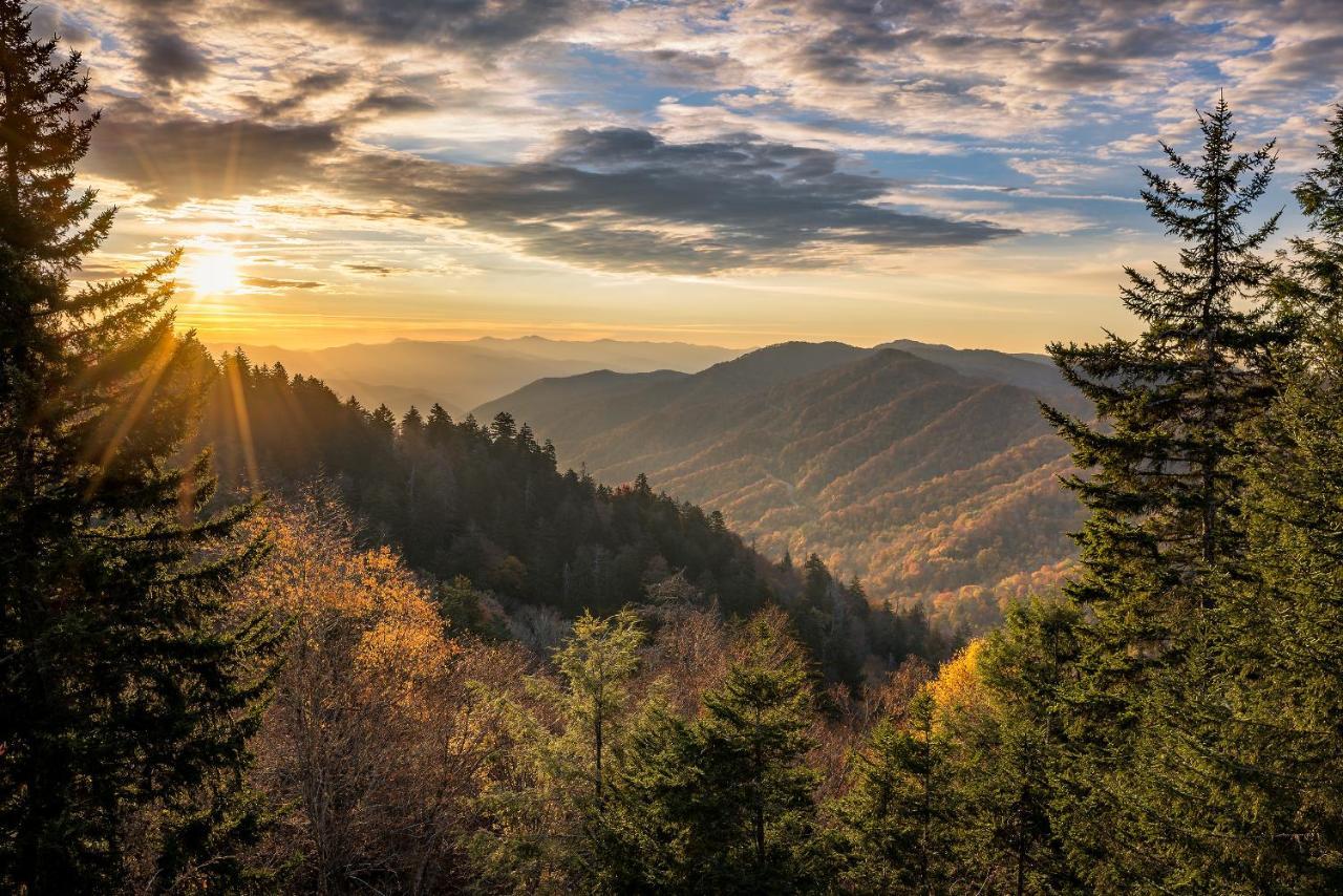 Journey'S End, 5 Bedrooms, Sleeps 12, Private Outdoor Pool, Theater, Sauna Sevierville Kültér fotó